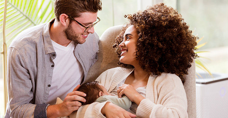 Banner do informativo Você sabia que os pais são influentes na amamentação do bebê?